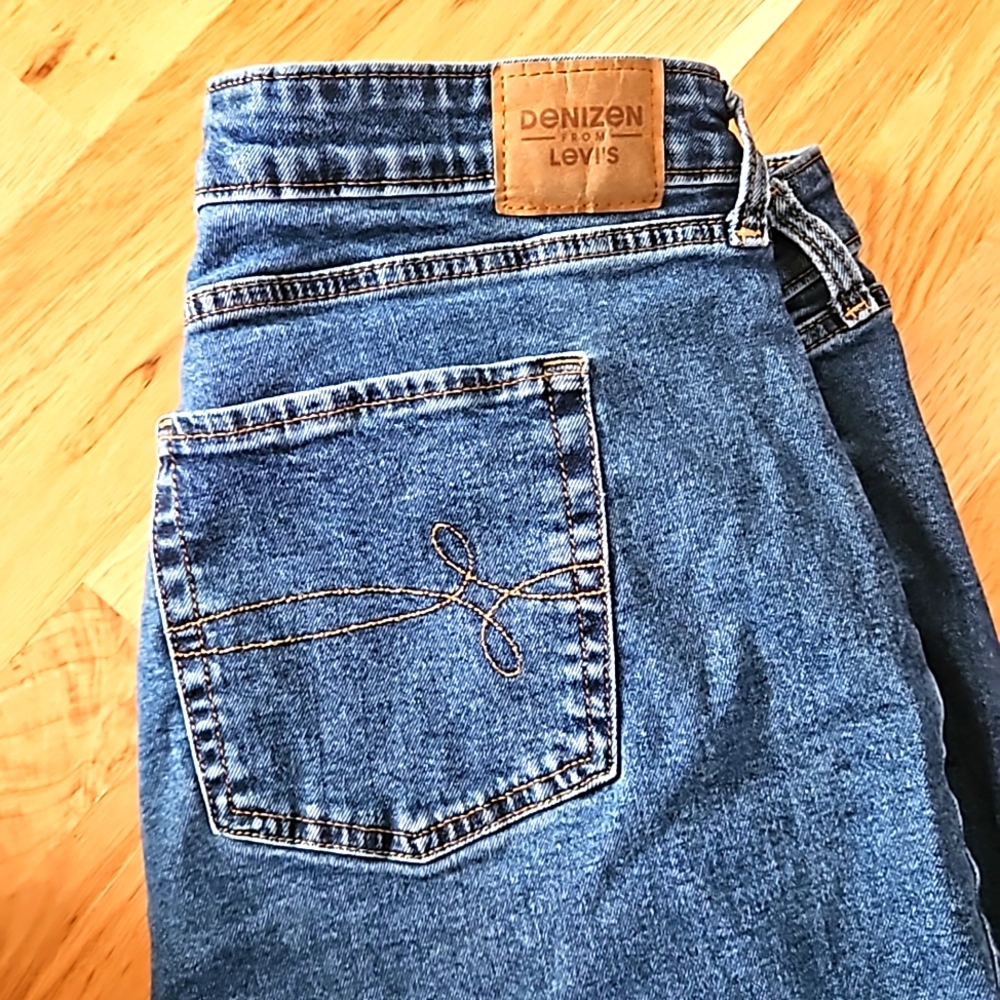 Denizen Levi's Denim cuffed Capris Size 20 x 24 - Picture 6 of 6